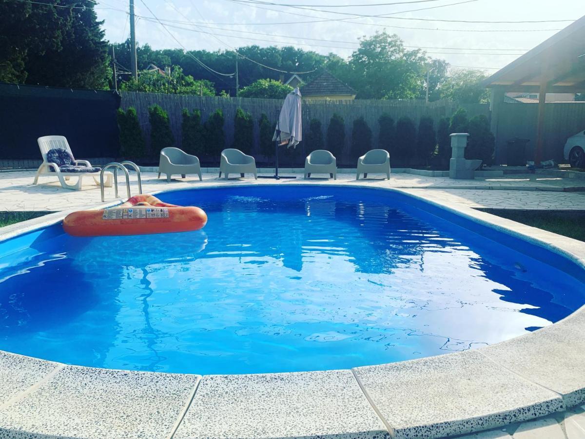 Villa Mika'S Poolhouse Belgrad Exterior foto