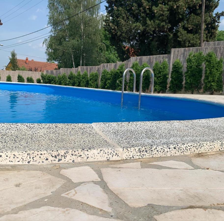 Villa Mika'S Poolhouse Belgrad Exterior foto