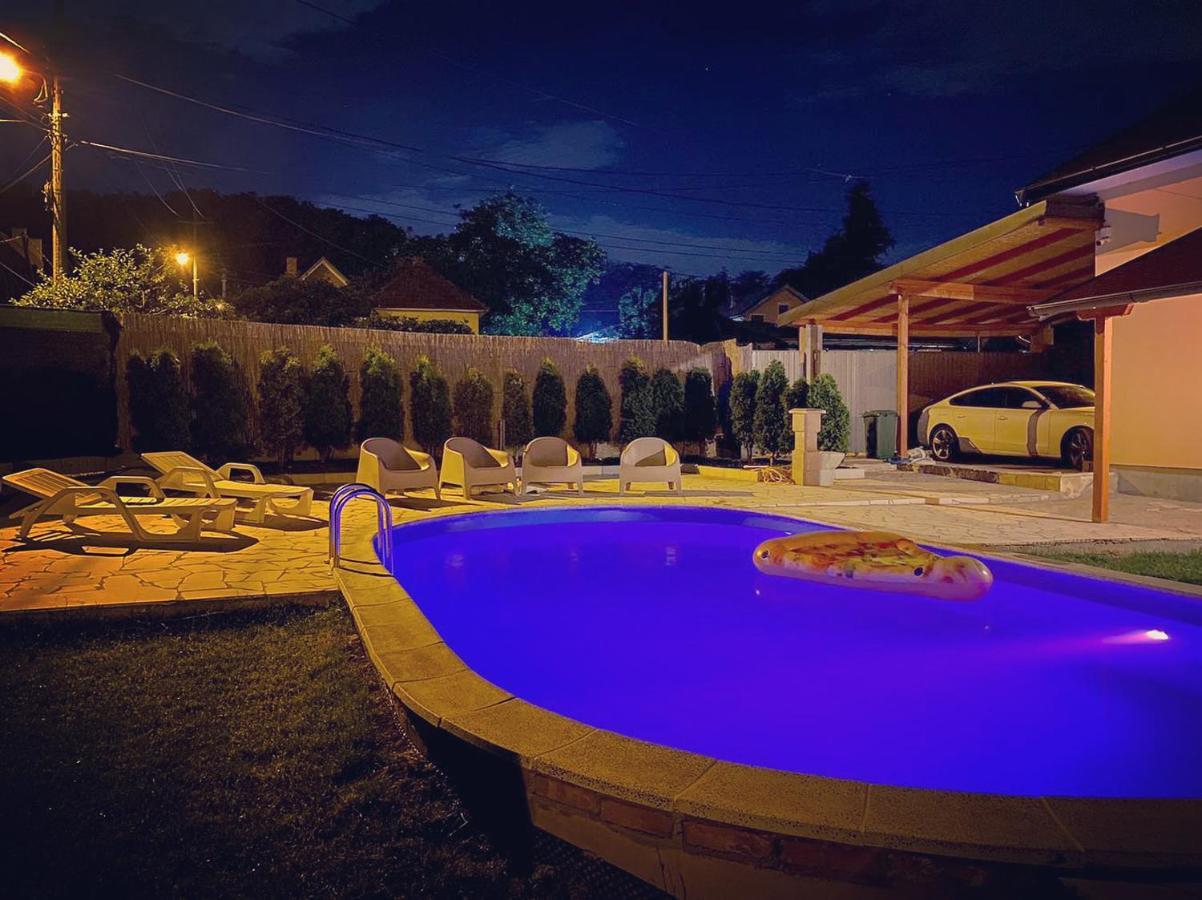 Villa Mika'S Poolhouse Belgrad Exterior foto