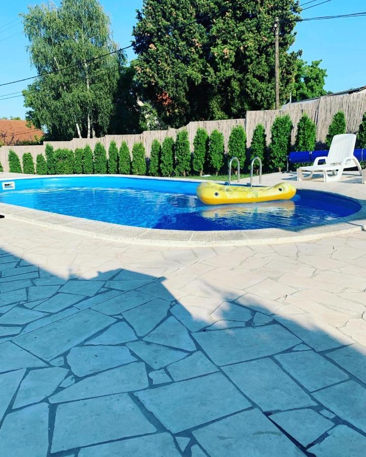 Villa Mika'S Poolhouse Belgrad Exterior foto