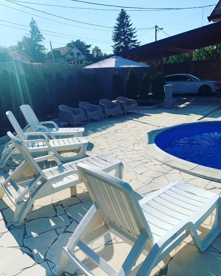 Villa Mika'S Poolhouse Belgrad Exterior foto